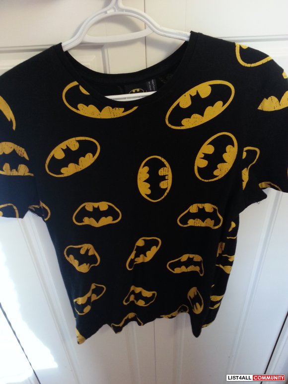 batman logo tshirt