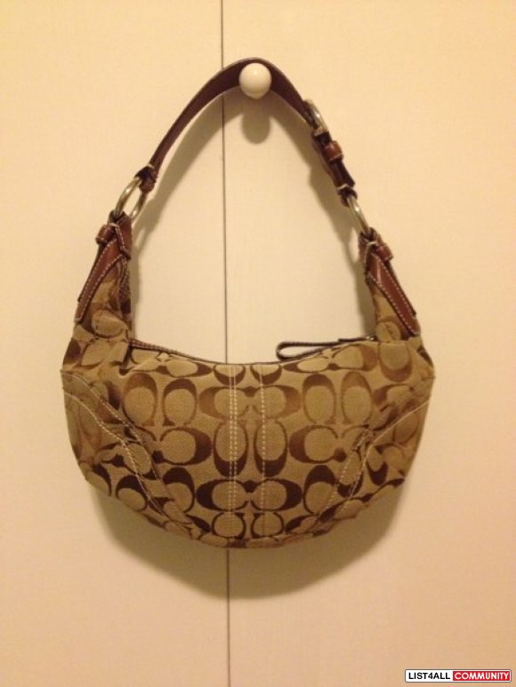 coach small hobo handbag