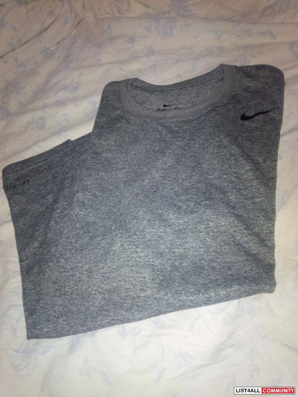 nike crew neck tshirt