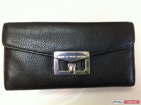 the marc jacobs continental chain wallet