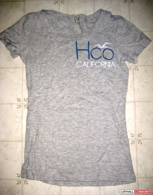 grey hollister t shirt