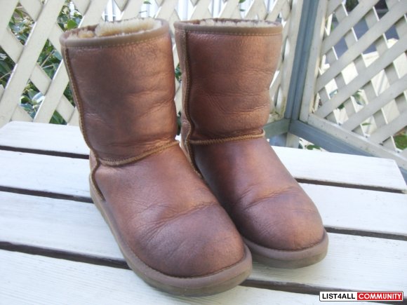 bronze uggs