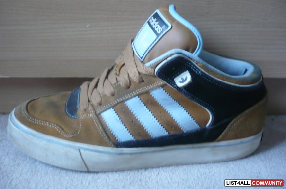 size 8 adidas trainers